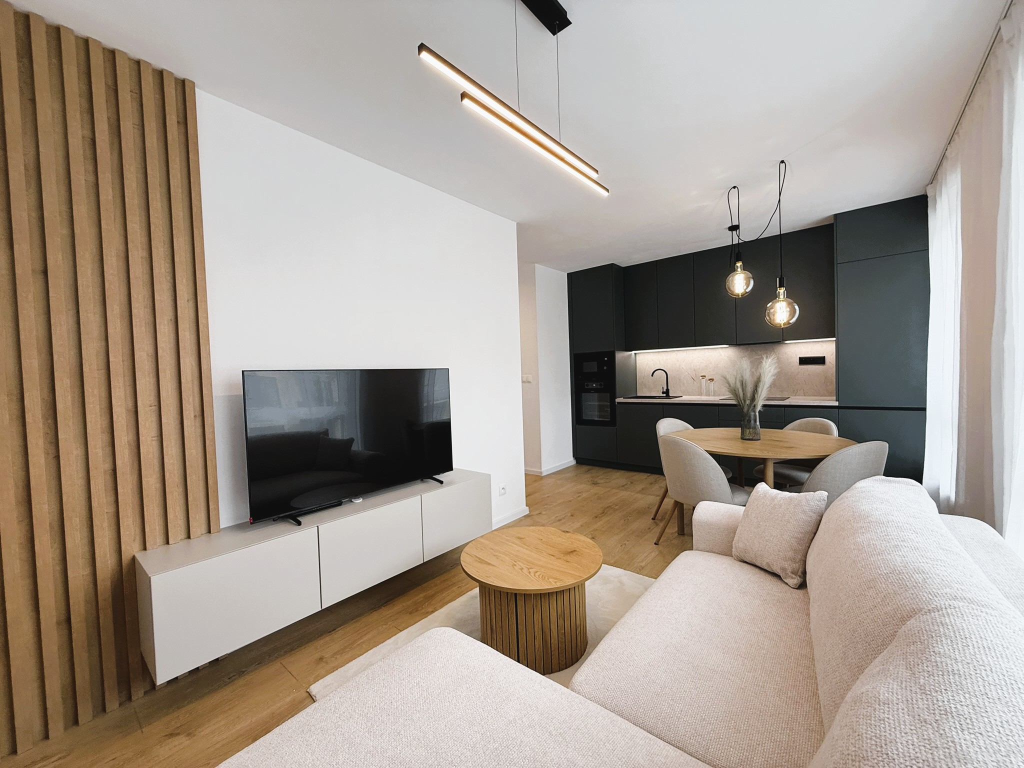 EXKLUZÍVNE! Nadčasový 3 izbový byt s balkónom a vlastným parkovaním, Krásno nad Kysucou - Kalinov