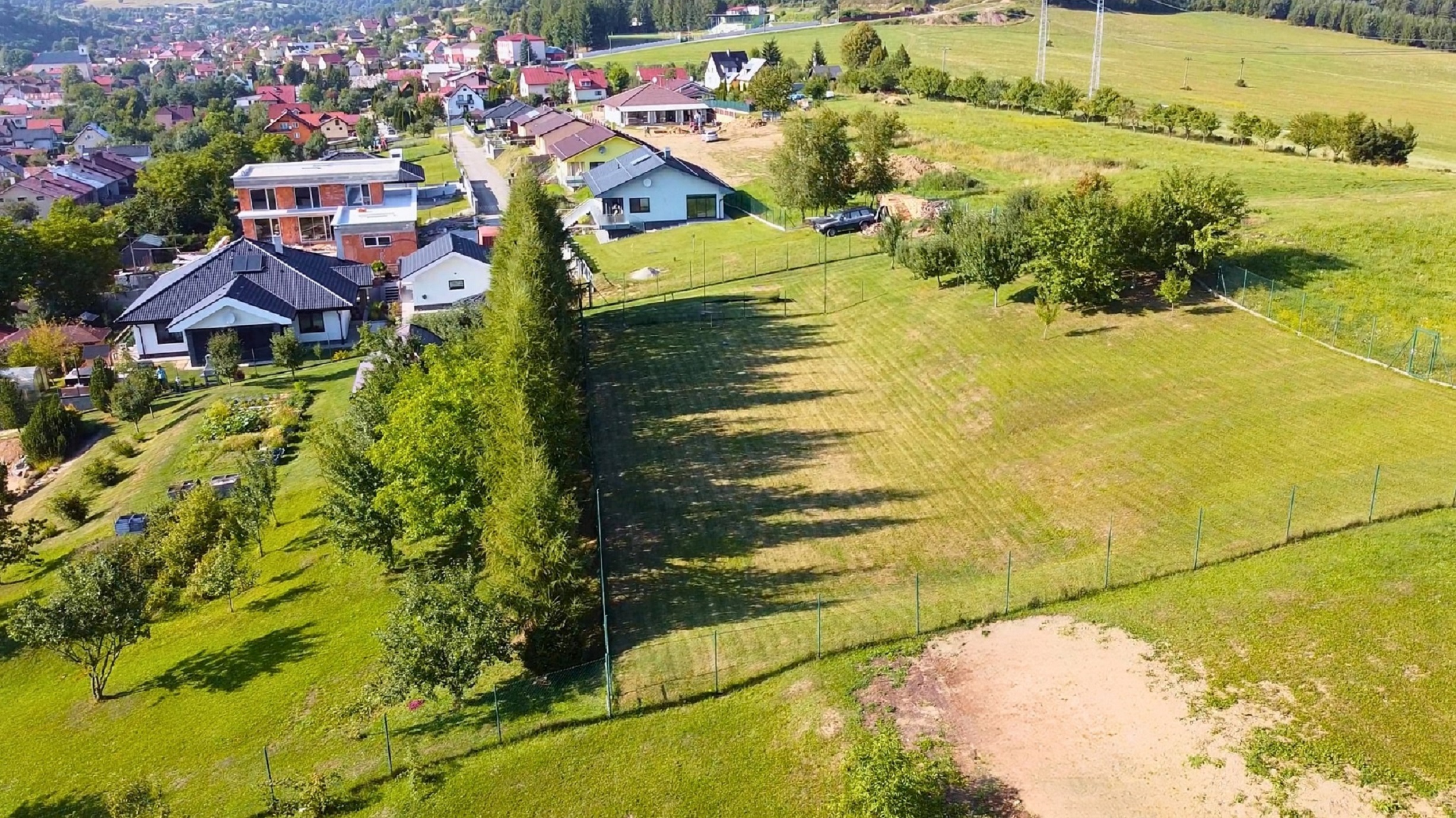 Priestranný 4-izbový dom Nesluša – pokoj, súkromie a príroda