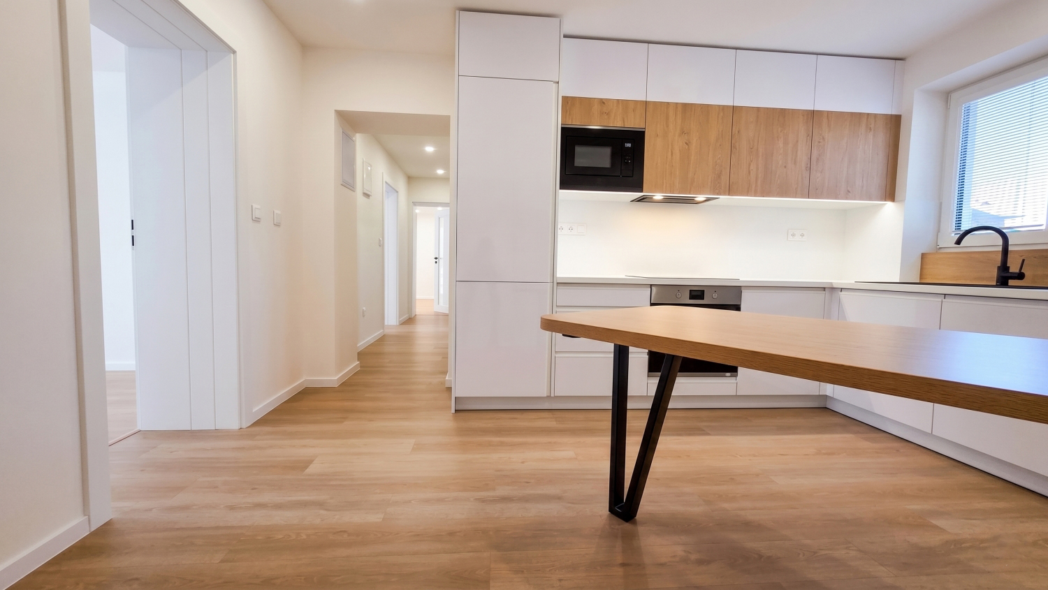 Rekonštrukcia 2026, prestížna adresa: 4 izby, 2 toalety, 2 pivnice, balkón, Žilina - centrum, Cena: 385.900€